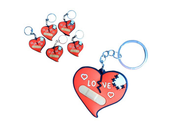 Брелок гумовий Серце з латкою та написом LOVE, червоний колір (ціна за 1шт)