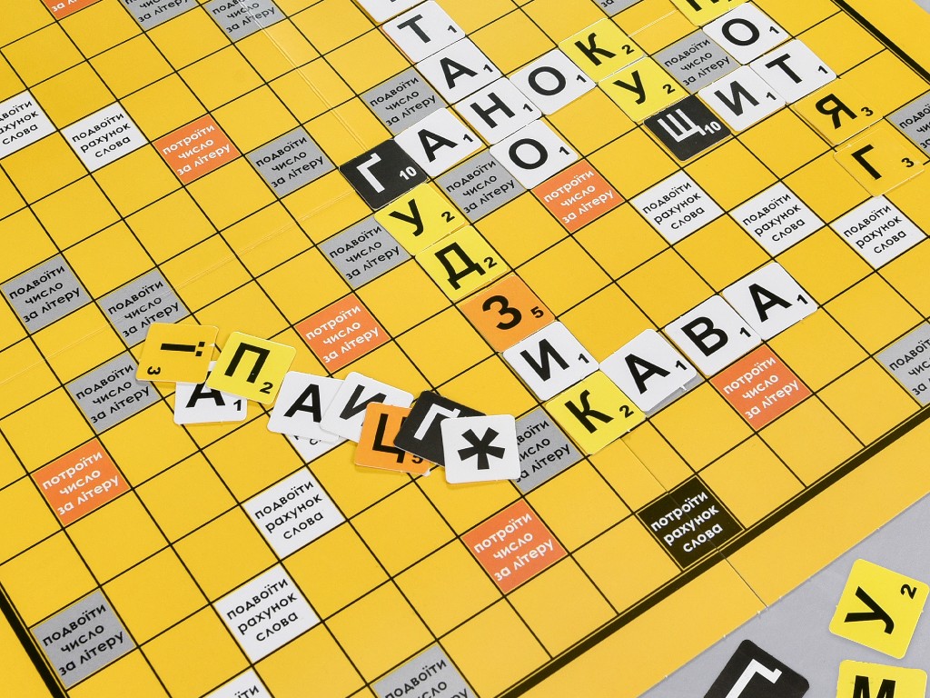Настольная игра словесная Эрудит, сложение слов с букв, Strateg