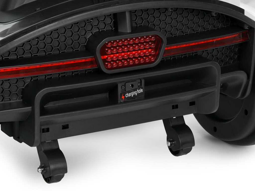 Электрокарт M 6322 EBLR-1, 2 мотора 150W, аккумулятор 24V, белый, Bambi Kart