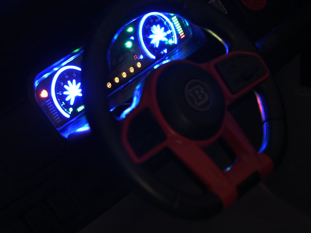 Электромобиль M 6404EBLR-11(24V) р/к 2.4G, 2х35W/2х45W, 1х24V/8AH, USB, MP3, EVA, Bluetooth