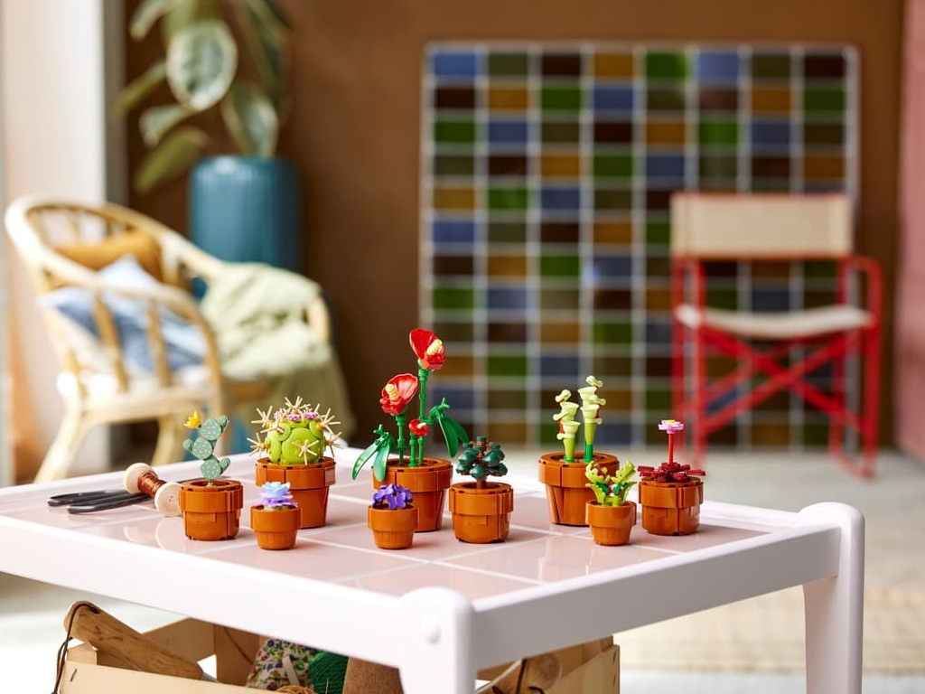 Конструктор LEGO Botanicals Мініатюрні рослини, 758 деталей