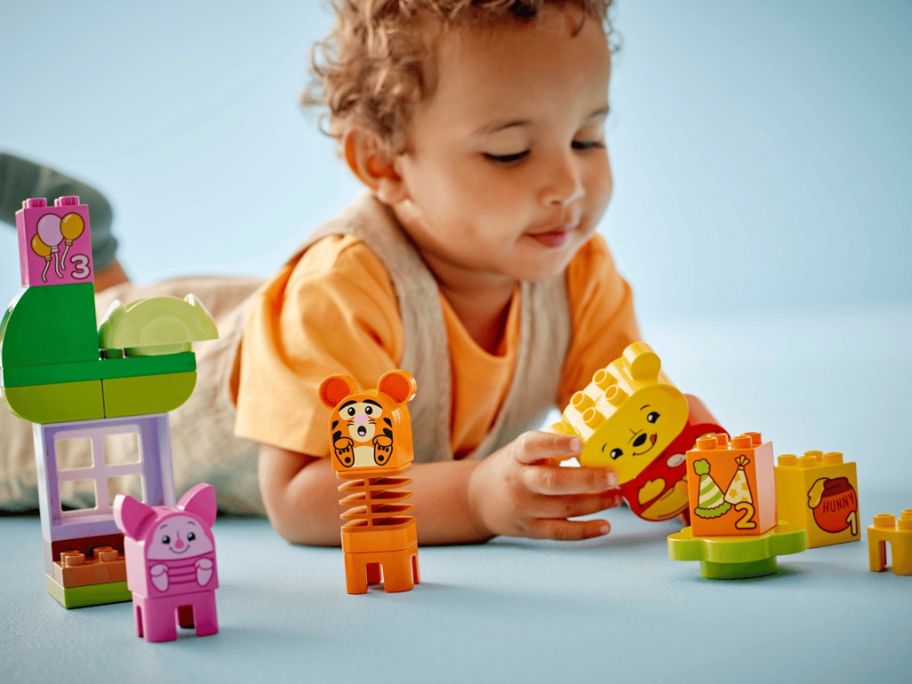 Конструктор LEGO DUPLO Disney День рождения Винни Пуха, 22 детали