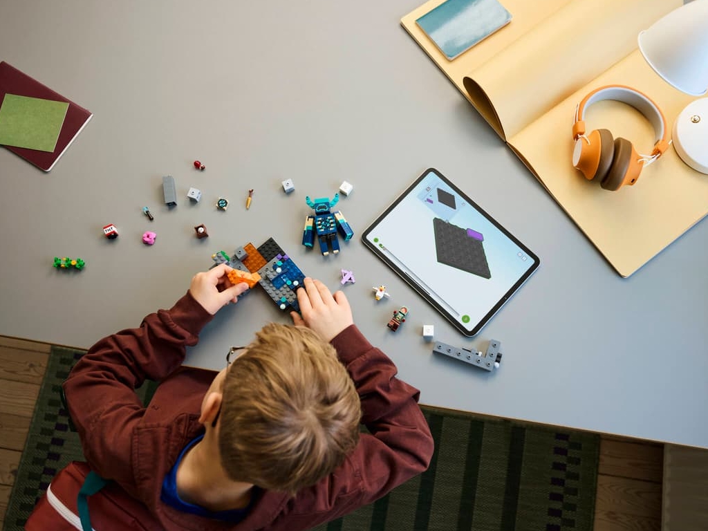 Конструктор LEGO Minecraft Зустріч із Боронителем, 238 деталей
