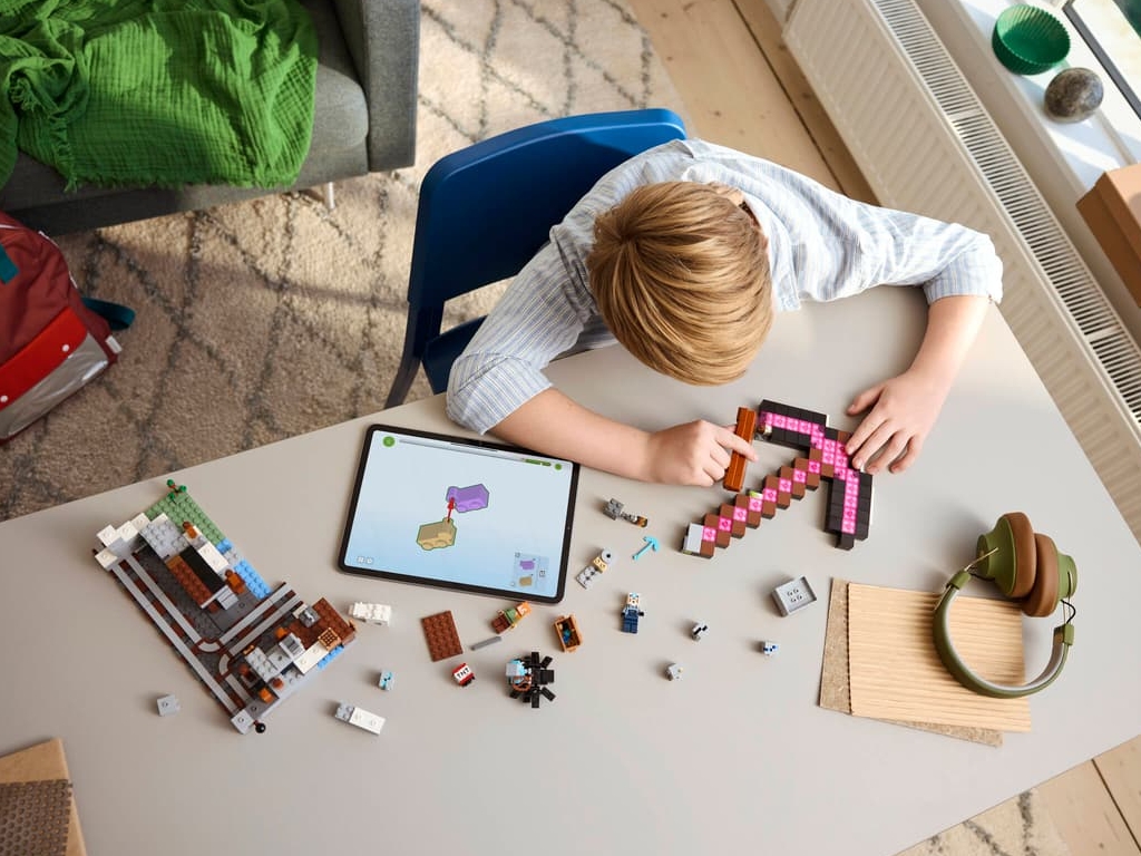 Конструктор LEGO Minecraft Шахта Кайло, 530 деталей