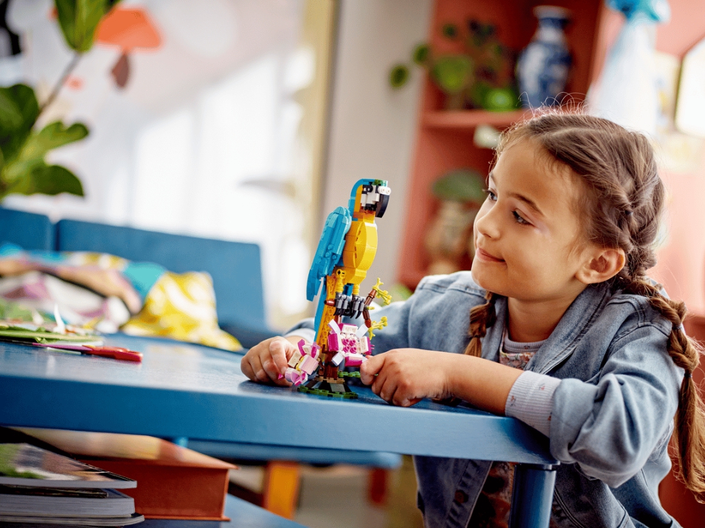 Конструктор 3 в1 LEGO Creator Экзотический попугай, 253 деталей