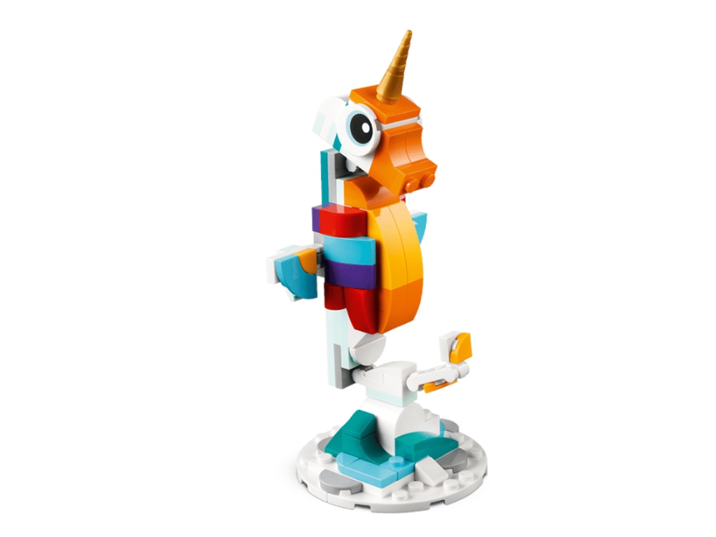 Конструктор LEGO Creator 3 в 1 Магический единорог, 145 деталей