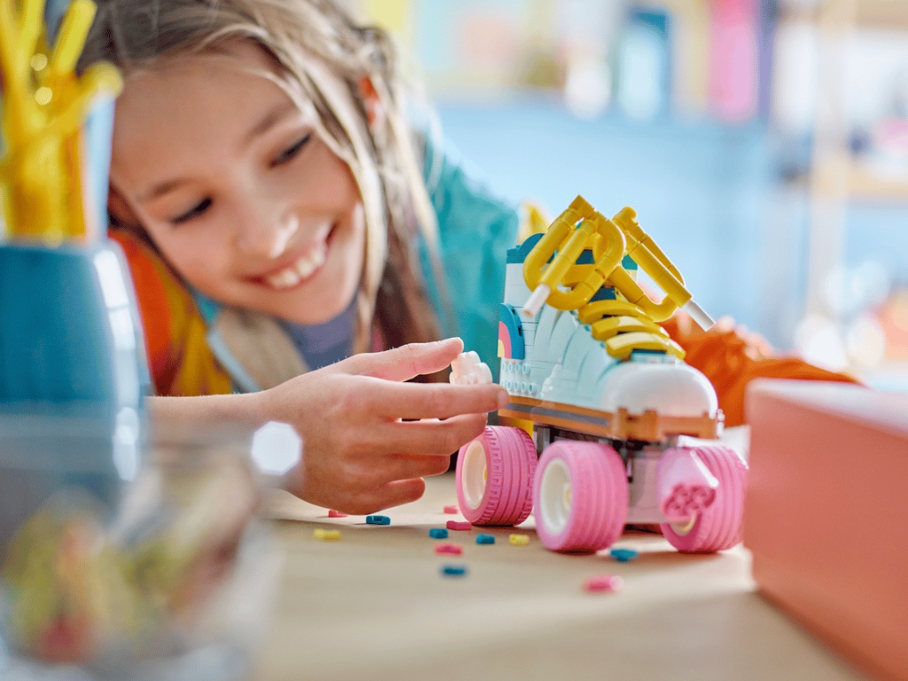 Конструктор LEGO Creator Ретро ролики, 342 детали