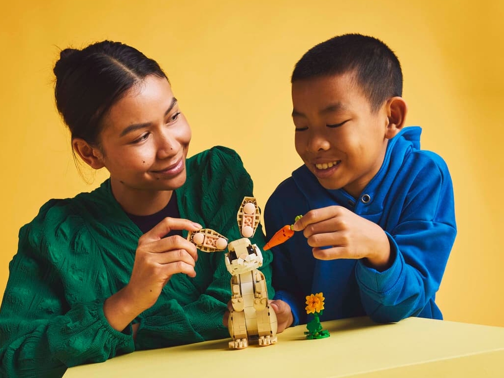 Конструктор 3 в 1 LEGO Creator Волшебный кролик, 326 деталей