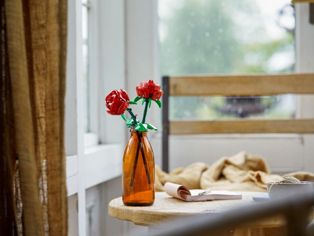 Конструктор LEGO Botanicals Розы, 120 деталей