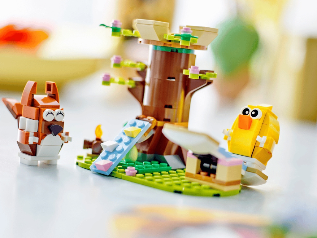 Конструктор LEGO Iconic Весенняя площадка для животных, 172 детали