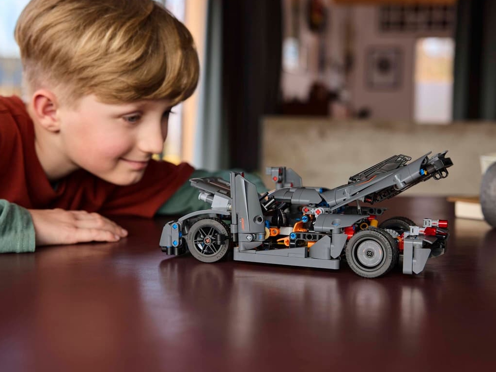 Конструктор LEGO Technic Koenigsegg Jesko Absolut, сірий гіперкар, 801 деталей