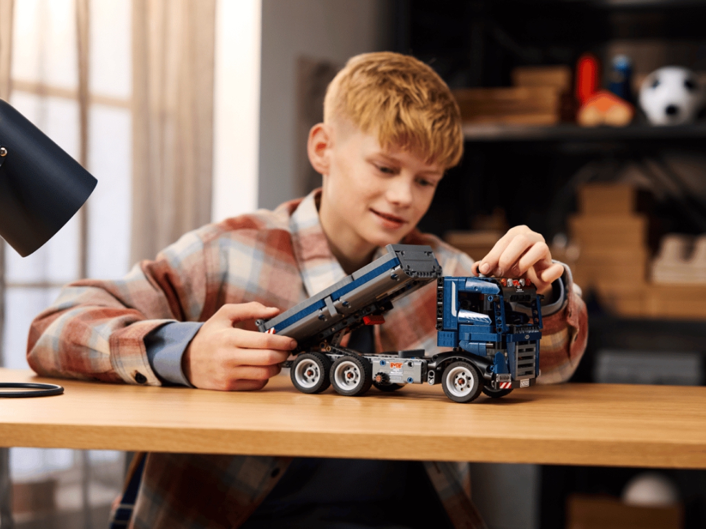 Конструктор LEGO Technic Самосвал, 462 детали