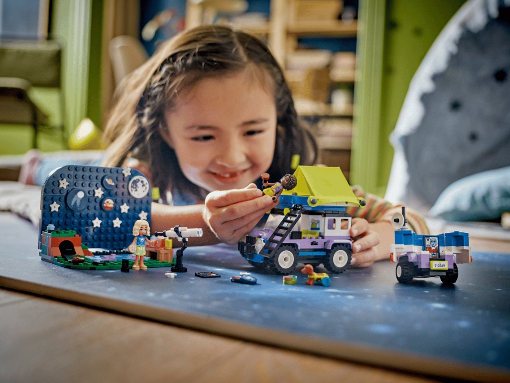 Конструктор LEGO Friends Кемпинговый автомобиль для наблюдения за звездами, 364 детали