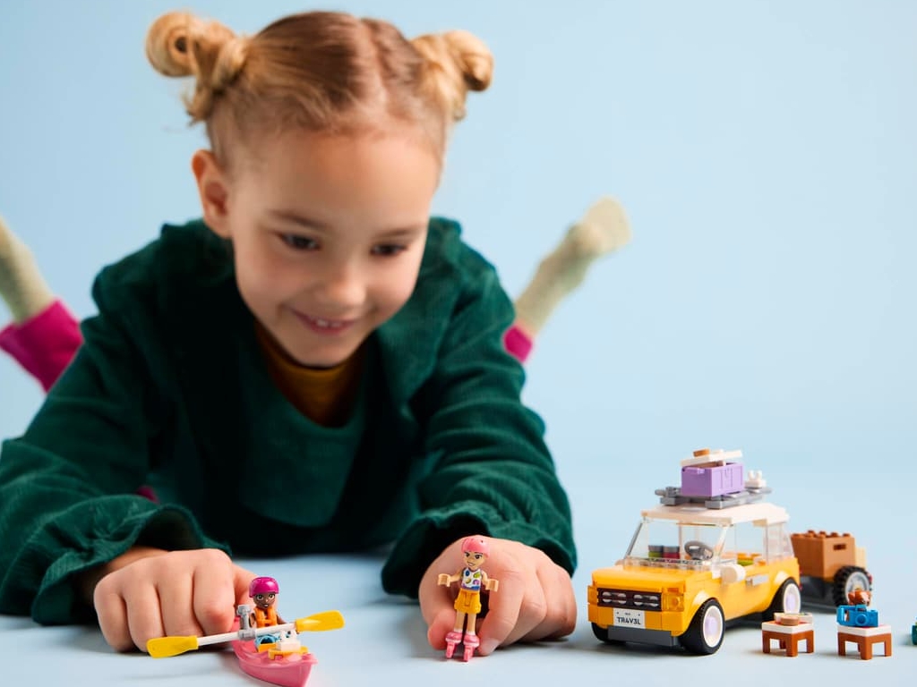 Конструктор LEGO Friends Автомобиль для путешествий с друзьями, 220 деталей