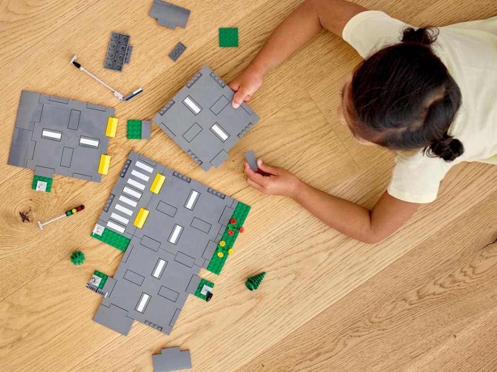 Конструктор LEGO City Дорожные пластины, 112 деталей