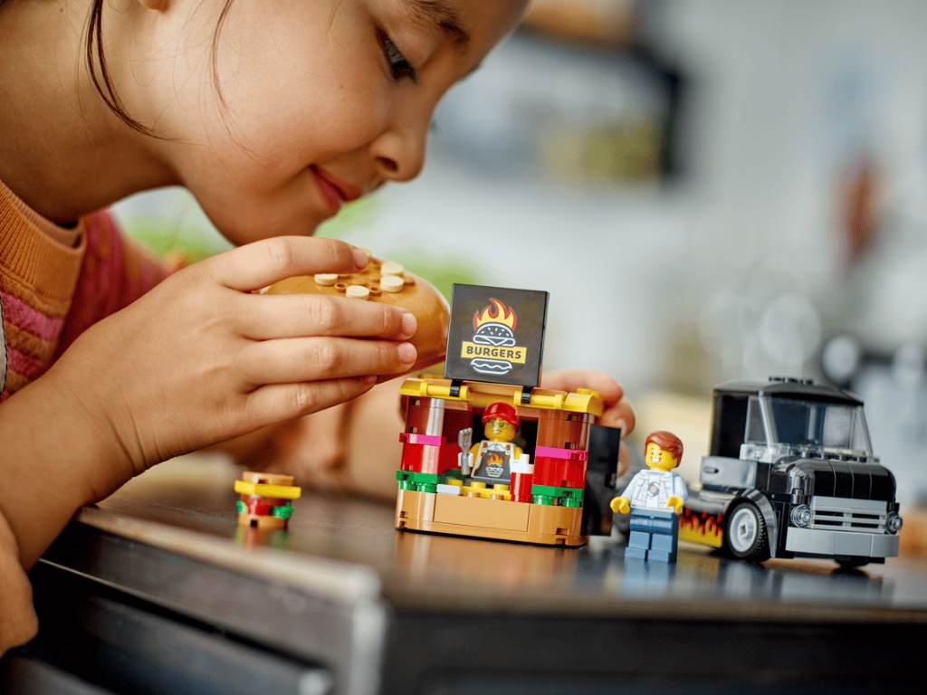 Конструктор LEGO City Бургерная, 194 деталей