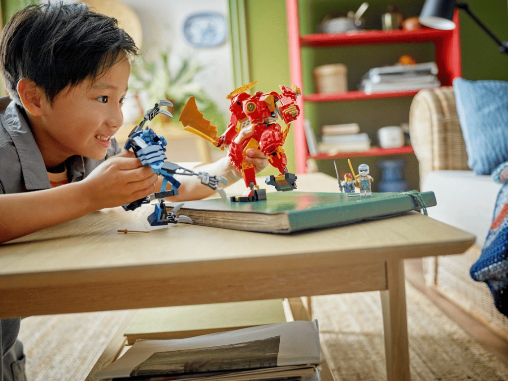 Конструктор LEGO Ninjago Робот огненной стихии Кая, 322 детали