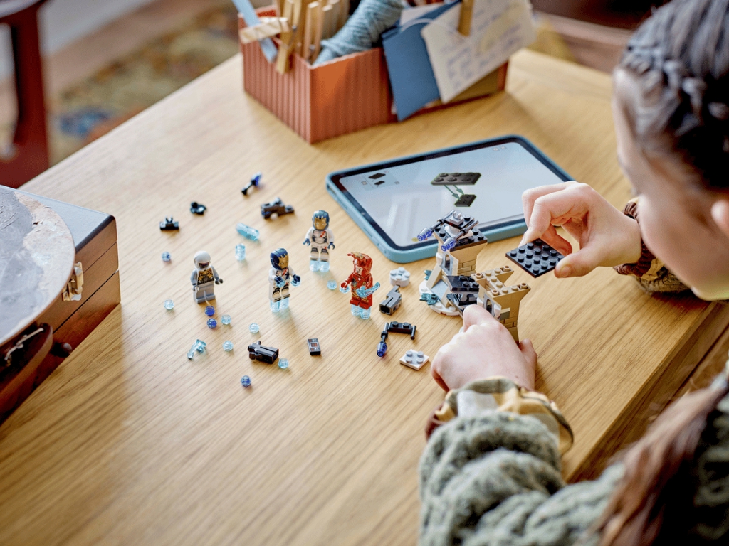 Конструктор LEGO Marvel Залізна Людина і Залізний легіон проти солдата Гідри, 135 деталей