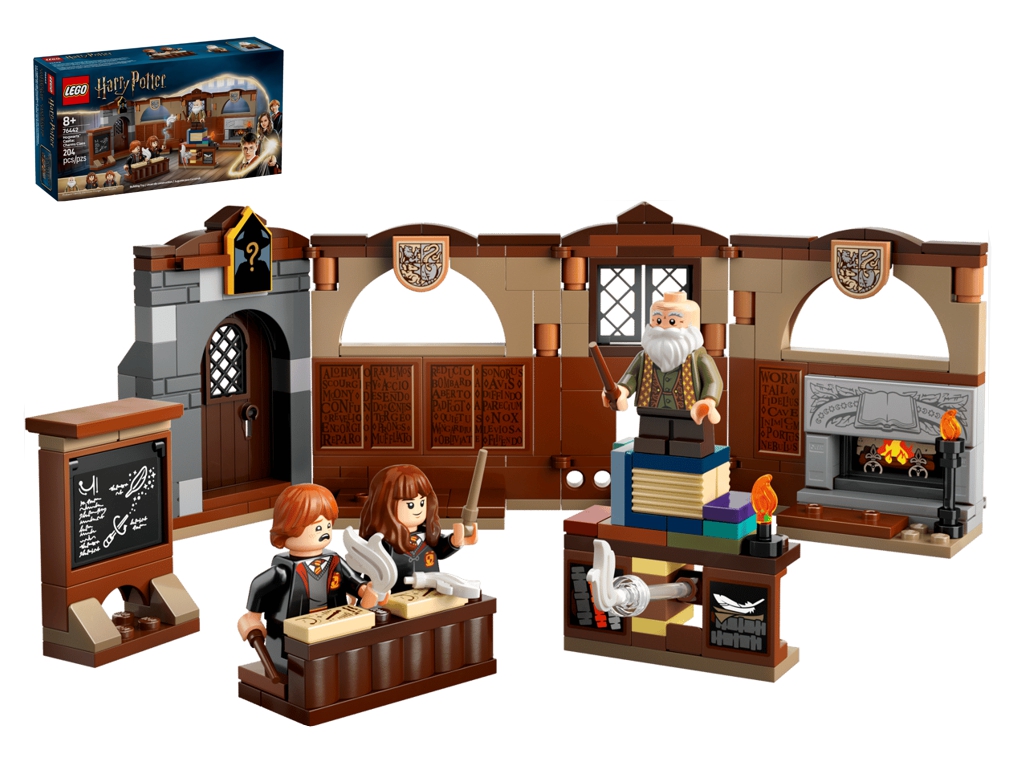 Конструктор LEGO Harry Potter Замок Гоґвортс: Урок чарів, 204 деталі