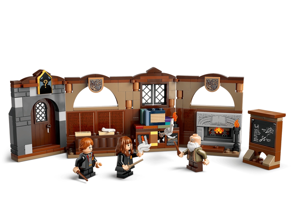Конструктор LEGO Harry Potter Замок Гоґвортс: Урок чарів, 204 деталі