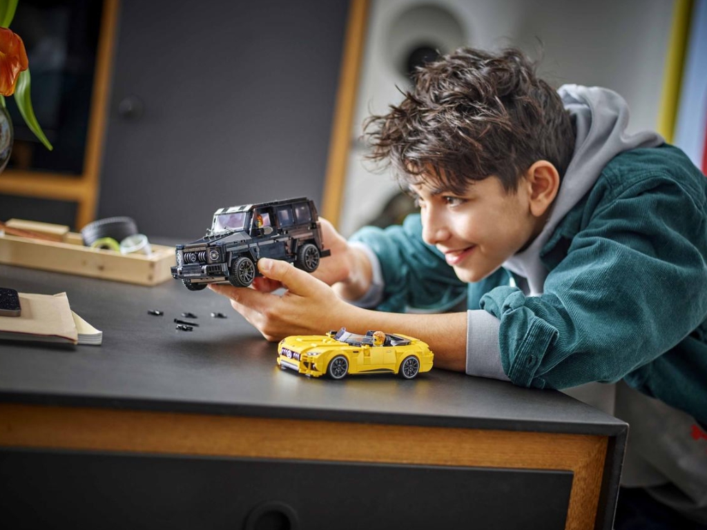 Конструктор LEGO Speed Champions Mercedes-AMG G 63 і Mercedes-AMG SL 63, 808 деталей