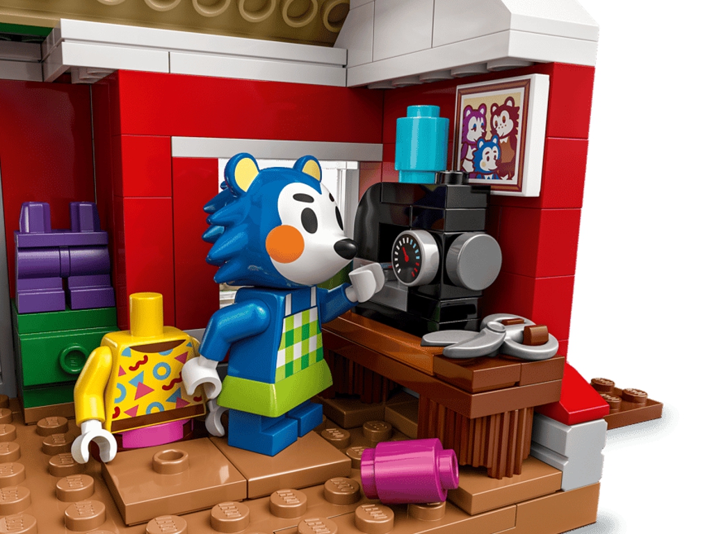 Конструктор LEGO Animal Crossing Магазин одежды Able Sisters, 322 детали