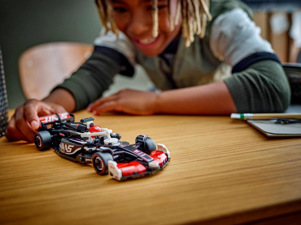 Конструктор LEGO Speed Champions MoneyGram Haas F1 Team VF-24 Race Car, 242 детали
